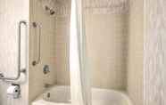 In-room Bathroom 7 Super 8 by Wyndham West Haven