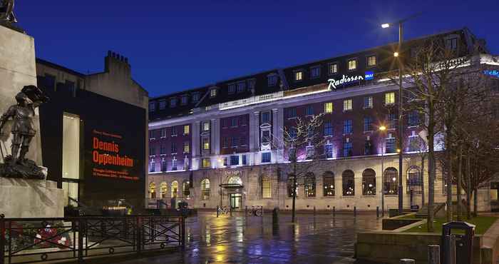 Exterior Radisson Blu Hotel, Leeds City Centre