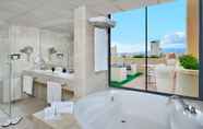 In-room Bathroom 2 Melia Benidorm