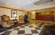 Lobi 4 Quality Inn & Suites Bensalem