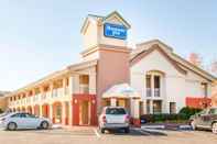 Luar Bangunan Rodeway Inn Mount Laurel Hwy 73