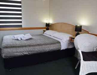 Kamar Tidur 2 Warwick Vines Motel