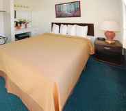 Bedroom 2 Quality Inn Port Angeles - near Olympic National Park