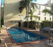Kolam Renang 6 Best Western Hotel Plaza Matamoros