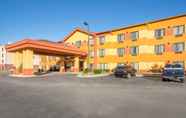 Luar Bangunan 3 Quality Inn & Suites MidAmerica Industrial Park Area