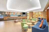 Bar, Cafe and Lounge Crowne Plaza Zhuhai City Center, an IHG Hotel