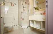 In-room Bathroom 6 Thermalhotels & Walliser Alpentherme Spa