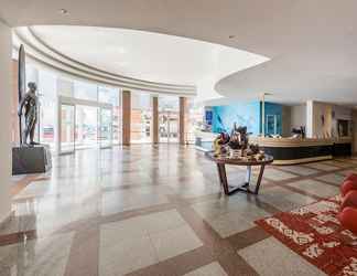 Sảnh chờ 2 TRYP by Wyndham Lisboa Caparica Mar