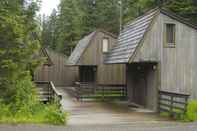 Exterior Glacier Bay Lodge