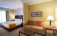 Kamar Tidur 7 Comfort Suites Near Universal Orlando Resort