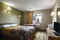 Kamar Tidur Super 8 by Wyndham Blackwell