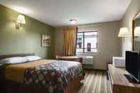 Bedroom Super 8 by Wyndham Blackwell