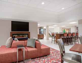 Lobi 2 Ramada by Wyndham Minneapolis Golden Valley