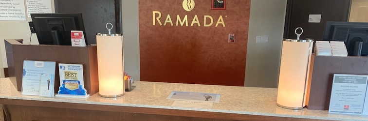 ล็อบบี้ Ramada by Wyndham Minneapolis Golden Valley