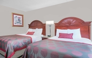 ห้องนอน 5 Ramada by Wyndham Minneapolis Golden Valley