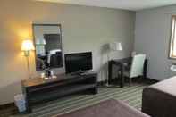 Common Space Woodfield Inn and Suites