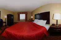 Bedroom Comfort Inn & Suites