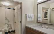 In-room Bathroom 7 Cambridge Suites Mississauga