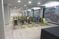 Functional Hall Star Inn Peniche