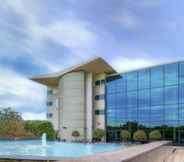 Swimming Pool 2 Arora Hotel Gatwick