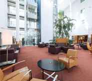 Lobby 6 Arora Hotel Gatwick