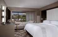 ห้องนอน 6 Beverly Hills Marriott