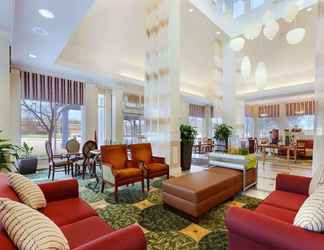 Lobi 2 Hilton Garden Inn Syracuse