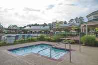 Kolam Renang Greensprings Vacation Resort