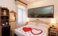 Bilik Tidur 3 Unahotels Ala Venezia - Adults Only