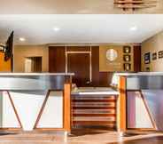 Lobi 2 Comfort Inn & Suites Redwood Country