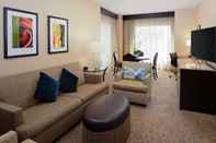 Common Space DoubleTree by Hilton Santa Ana - Orange County Airport