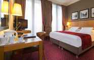 Bedroom 5 Hotel Royal Saint Michel