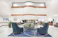 Lobby Wingate by Wyndham Green Bay/Airport