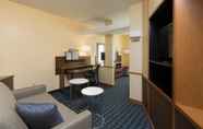 Common Space 6 Fairfield Inn & Suites Newark Liberty International Airport