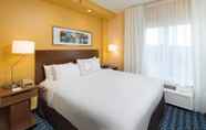 Bedroom 3 Fairfield Inn & Suites Newark Liberty International Airport