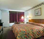 Bilik Tidur 5 Americas Best Value Inn Loudon Lenoir City