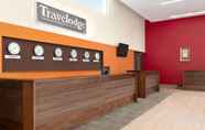 Lobby 3 Travelodge by Wyndham Richmond Hill