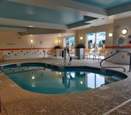 Swimming Pool 3 Comfort Inn & Suites South Akron