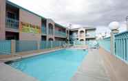 Swimming Pool 5 Americas Best Value Inn Mojave