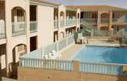 Swimming Pool 3 Americas Best Value Inn Mojave
