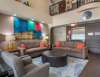 Lobby 2 Comfort Suites Sawgrass