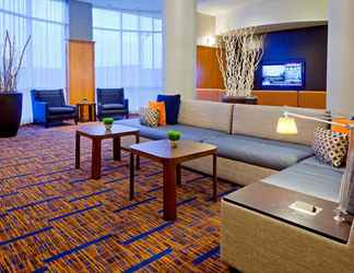 Lobi 2 Courtyard by Marriott Toronto Markham