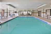 Swimming Pool Courtyard Somerset by Marriott