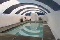 Swimming Pool Howard Johnson by Wyndham Leavenworth