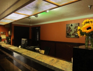 Lobby 2 SureStay Plus Hotel by Best Western Mammoth Lakes