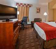 Bilik Tidur 6 SureStay Hotel by Best Western East Brunswick