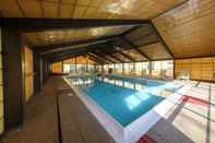 Swimming Pool Red Roof Inn & Suites Newburgh – Stewart Airport