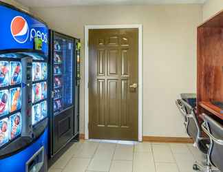 Lobby 2 Comfort Inn & Suites Lancaster Antelope Valley