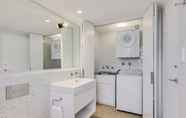 Toilet Kamar 7 Adina Apartment Hotel Sydney Chippendale