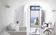 Common Space 2 Katikies Chromata Santorini - The Leading Hotels of the World